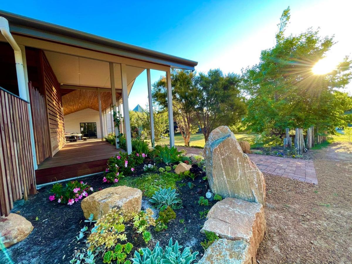 Grape Juice Retreat Rustic Romantic Gateway 5Mins To Beaches & Town Margaret River Ngoại thất bức ảnh