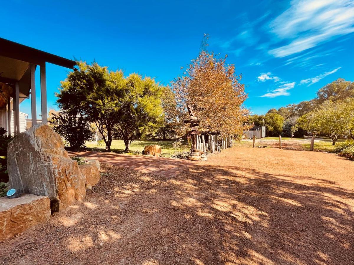 Grape Juice Retreat Rustic Romantic Gateway 5Mins To Beaches & Town Margaret River Ngoại thất bức ảnh