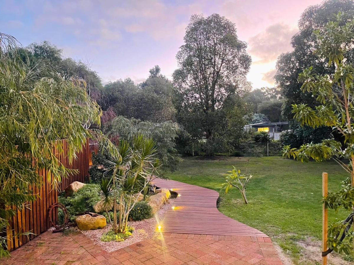Grape Juice Retreat Rustic Romantic Gateway 5Mins To Beaches & Town Margaret River Ngoại thất bức ảnh